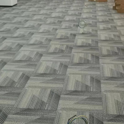 Alfombra de azulejos de nylon lavable Alfombra de hotel impresa 60.96cmx60.96cm para en la sala comercial
