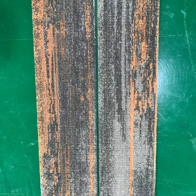 Tejas de alfombra de nylon coloridas de bucle personalizado de oficina con respaldo de PE y 100% de fibra facial BCF