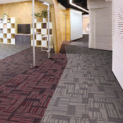 Lujo 100% azulejos de alfombra de nylon peso total 700-750g Contacte con nosotros para muestras gratuitas