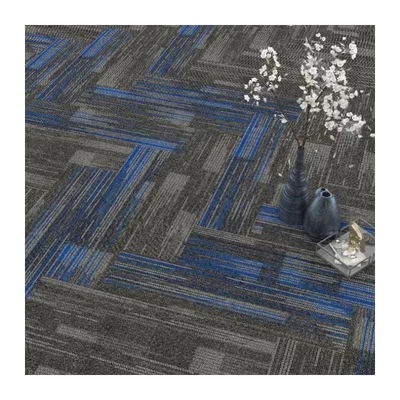Tejas de alfombra de oficina hechas por máquina 50x50cm Cuadrados para la solución de pisos de oficina