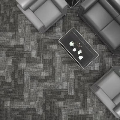 Tejas de alfombra de oficina hechas por máquina 50x50cm Cuadrados para la solución de pisos de oficina