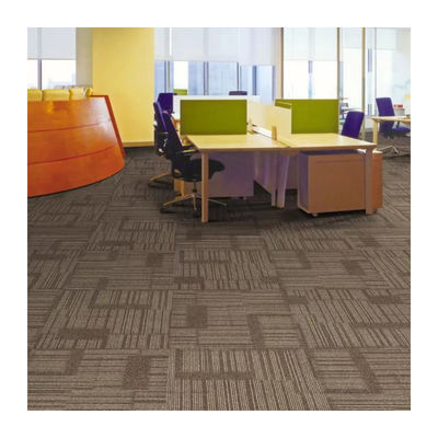 Modelo de rompecabezas de estilo sencillo azulejos de alfombra extraíbles de lujo 50x50 para oficina modular