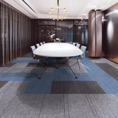 Peso de la pila 350-850g/m2 Alfombra de azulejos comerciales hecha a mano para oficinas 50x50