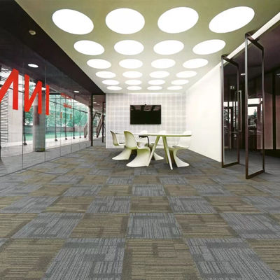 Oficina comercial Modular PE azulejos de alfombra de apoyo 50x50 con patrón cuadrado rompecabezas