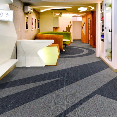 Cuadrado PE de apoyo de tejas de alfombra de nylon 50x50 para oficinas comerciales en diseño modular