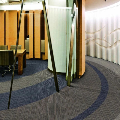 Teja de alfombra de oficina comercial de estilo base 50x50 con soporte modular de PVC