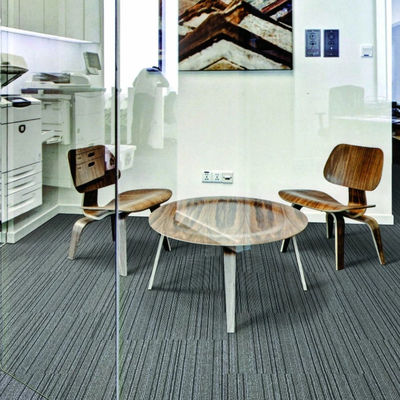 Teja de alfombra de oficina comercial de estilo base 50x50 con soporte modular de PVC