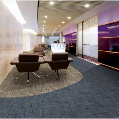 50x50 Tejas de alfombra modulares de oficina extraíbles 3 kg/m2 Rectángulo para espacios profesionales