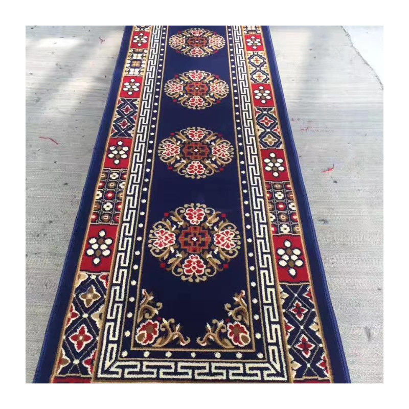 Rollo de alfombra de diseño de mezquita con peso de lana de 1200 g / m2 y ancho de 4 m en mezquita de Pakistán